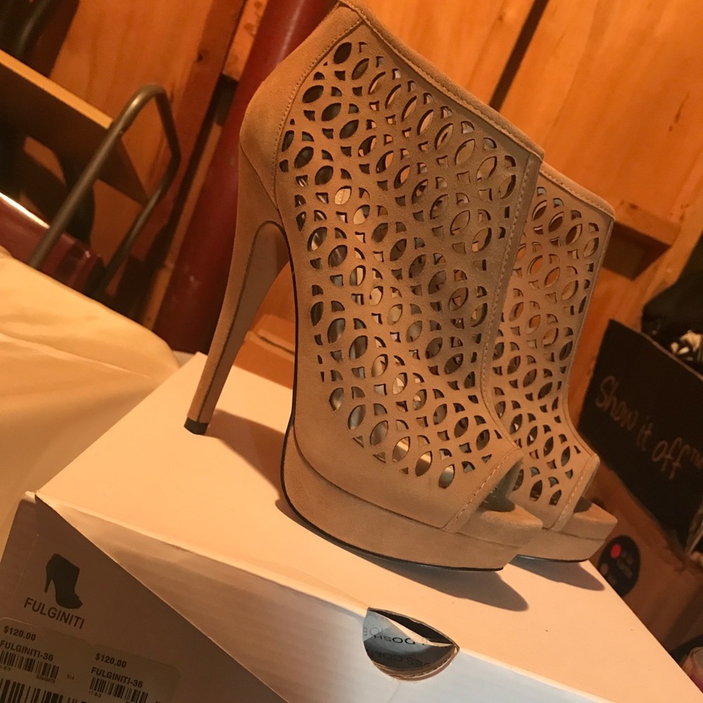 Aldo “Fulginiti” beige open-toe bootie
